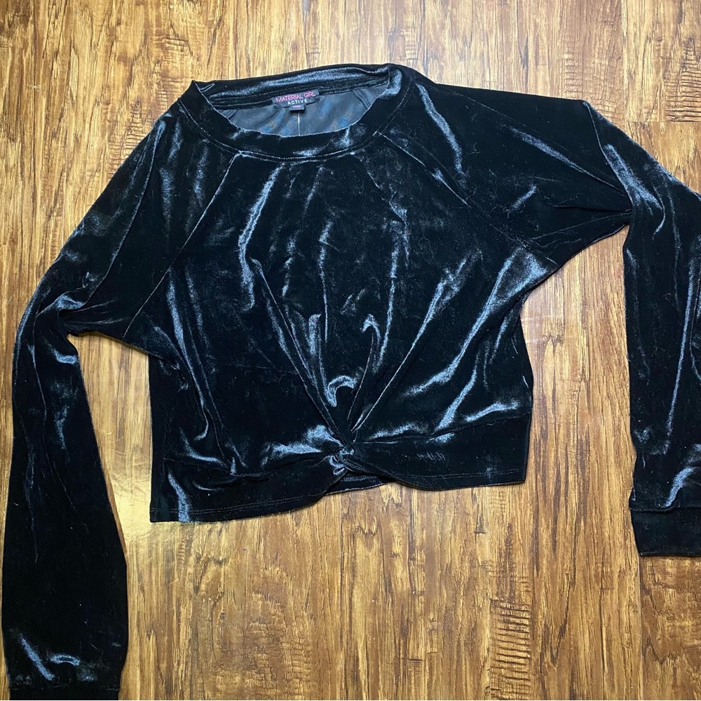 black velvet crop top long sleeve